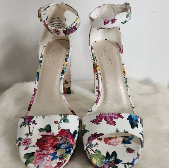 David’s Bridal White Floral Flora 1” Platform High Heel Open Toe Shoes Sz 7M - Picture 2 of 10